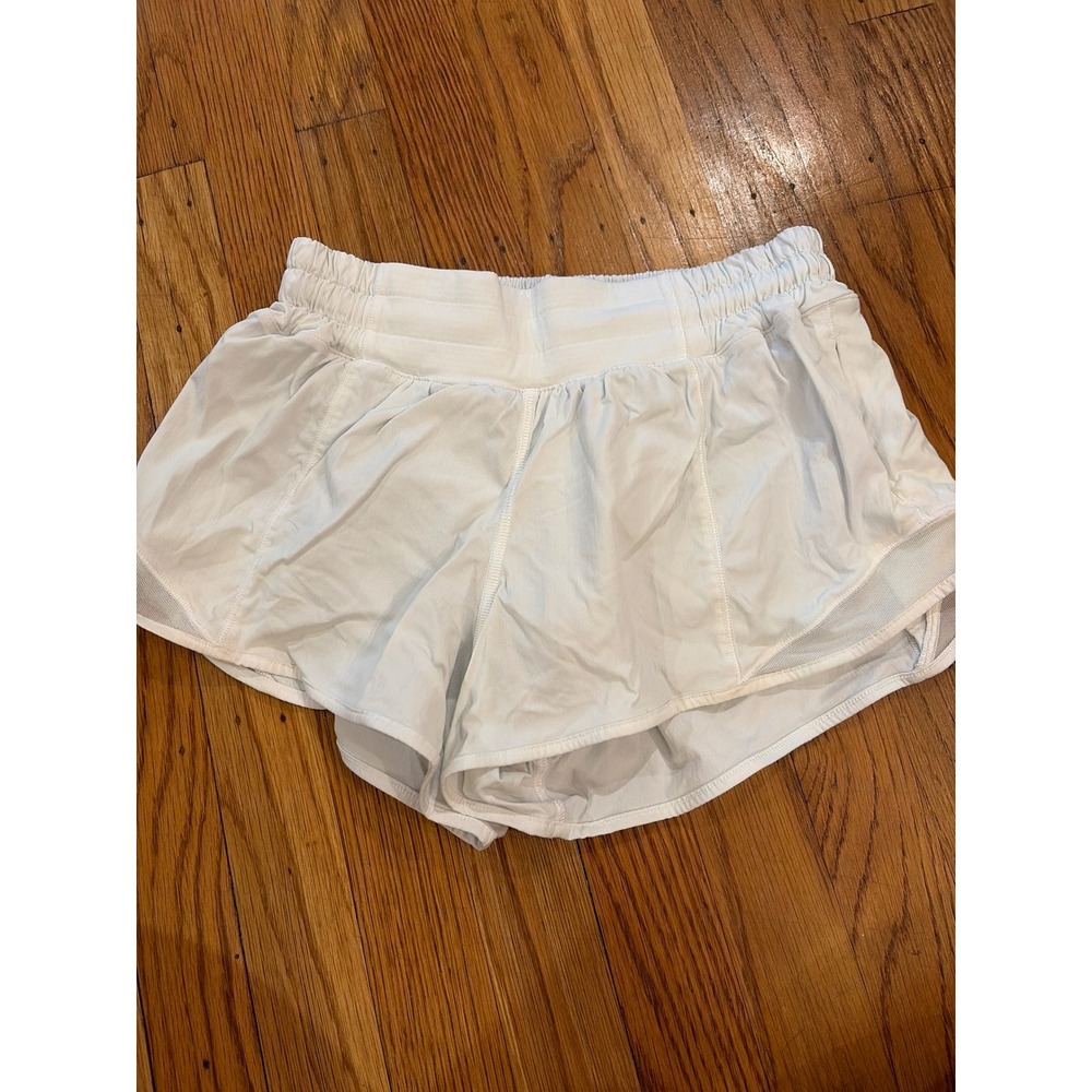 Lululemon Hotty Hot Low-Rise Lined Shorts White Size 4 LW7ATGR.O